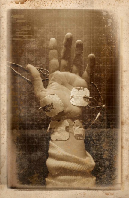 WIRE HAND FULL SIZE 300DPi